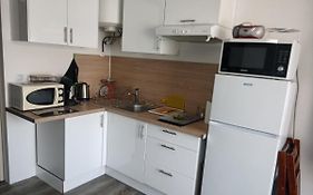 cosy STUDIO 4 personnes, proche mer et commerce 0 chambre